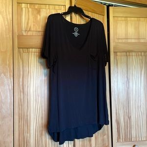 Short sleeve black knit top
